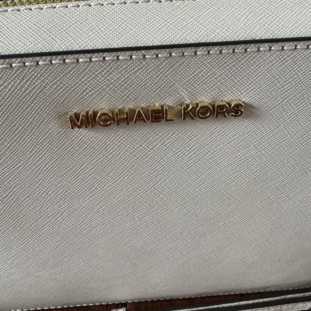 Michael Kors Pink Crossbody Bag - Picture 3 of 8